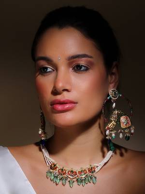 Red & green adjustable bajuband with kundan & pearls 4