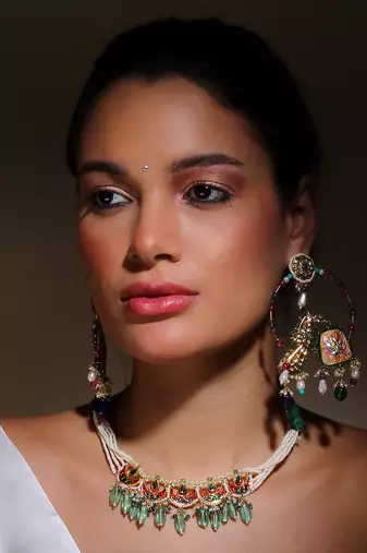 Red & green adjustable bajuband with kundan & pearls