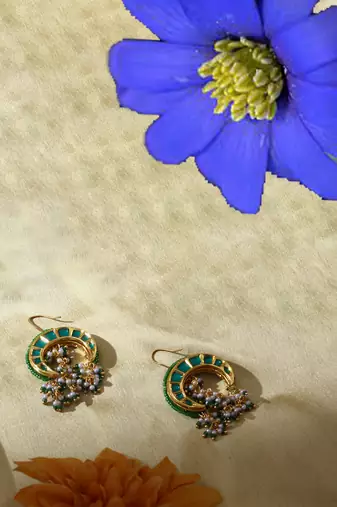 Green & gold drop earring with kundan & pearls