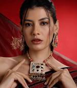 Cream & gold drop earring with kundan & pearls