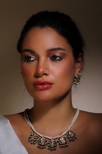 Blue & cream drop earring with kundan & pearls