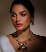 Brown & gold drop earring with kundan & pearls