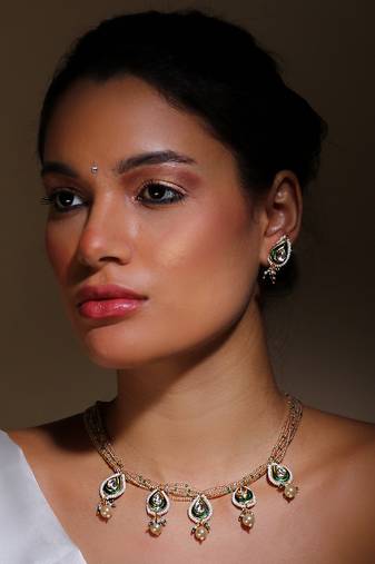 Green & cream drop earring with kundan & pearls
