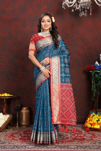 Vedant Vastram Women'S Navy Blue Color Kanjeevaram Patola Silk Blend Saree 