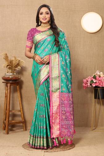Vedant Vastram Women'S See Green Color Kanjeevaram Patola Silk Blend Saree 