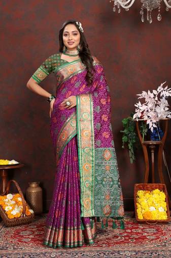 Vedant Vastram Women'S Purple Color Kanjeevaram Patola Silk Blend Saree 