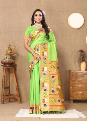 Vedant Vastram Women'S Parrot Color Paithani Silk Blend Saree  1