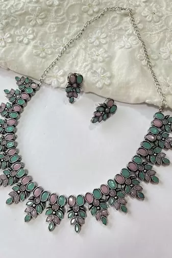 Exquisite handmade designer silver plated necklace jewelery set: oxidized choker necklace set