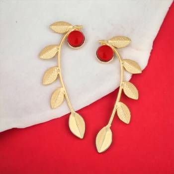 Matte gold finish leaf design earrings 1