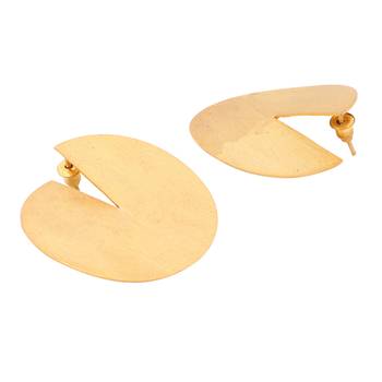 Beautiful round matte gold finish earrings 3