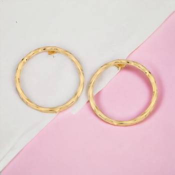Loop matte gold finish earrings 1