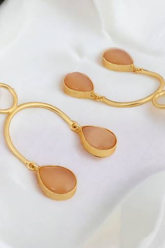 Loop matte gold finish earrings
