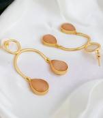 Loop matte gold finish earrings