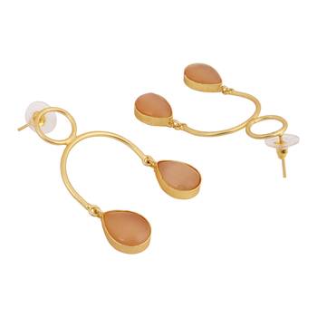 Loop matte gold finish earrings 3