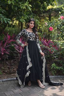 Black colour looking girlish partywear gown with dupatta 5