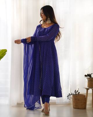 Fox Georgette Laheriya Print Fabric Fully Flair Anarkali Kurti, Dupatta And Pent 4