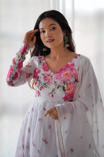 Soft Organza Silk Fabric Fully Flair Kali Pattern Anarkali Kurti With Duptta And Pent