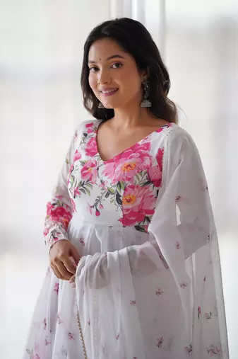 Soft Organza Silk Fabric Fully Flair Kali Pattern Anarkali Kurti With Duptta And Pent