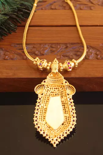 Kerala style gold plated nagapadam palakka necklace
