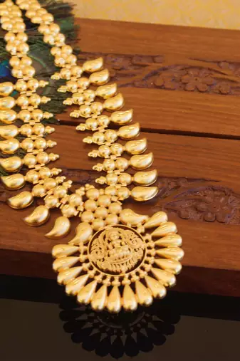 Kerala style gold plated temple mango necklace