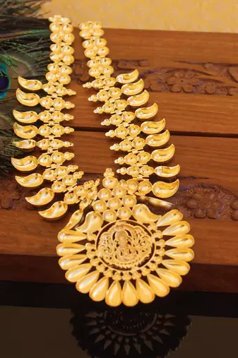 Kerala style gold plated temple mango necklace
