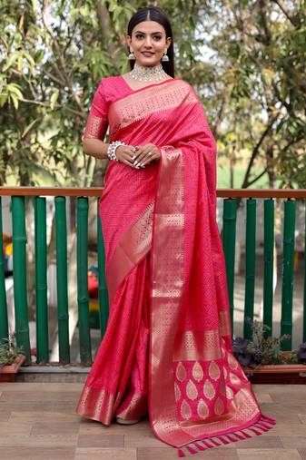 Pink Woven Design Bandhej Patola Silk Blend Saree With Blouse