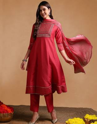 rose color embroidered poly silk styles kurta trouser with dupatta 3