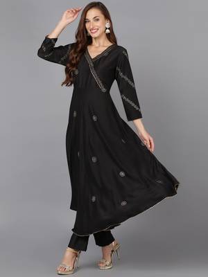black color woven design silk blend styles kurta trouser with dupatta 3