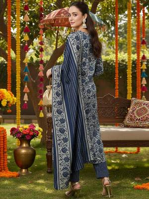 grey color embroidered silk blend styles kurta trouser with dupatta 4