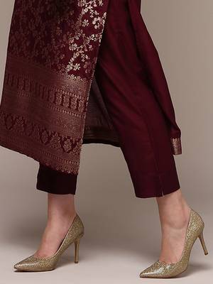 Maroon Banarasi Silk Kurta Set with Zari Dupatta 5
