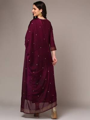burgundy color printed silk blend styles kurta trouser with dupatta 4