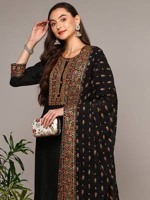 black color embroidered silk blend styles kurta trouser with dupatta 2
