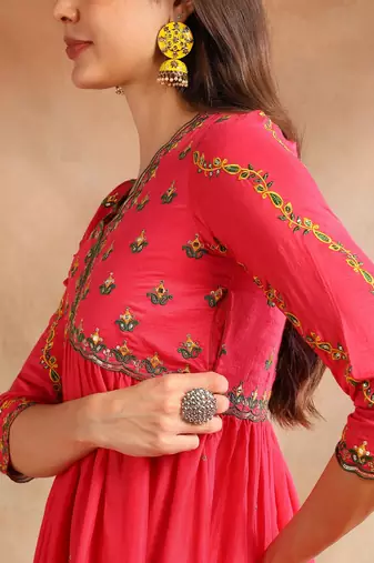 pink color embroidered silk blend styles kurta trouser with dupatta