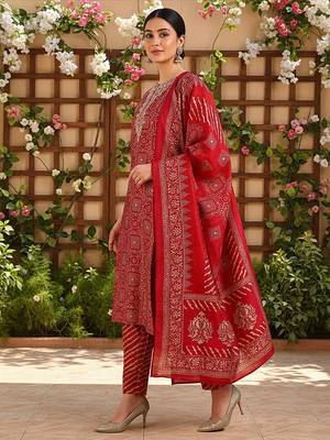 maroon color printed polyester styles kurta trouser with dupatta 3