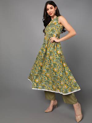 green color printed pure cotton styles kurta palazzo with dupatta 3