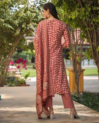 maroon color printed silk blend styles kurta trouser with dupatta 4