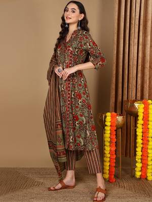 green color printed pure cotton styles kurta trouser with dupatta 3