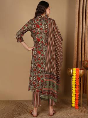green color printed pure cotton styles kurta trouser with dupatta 4