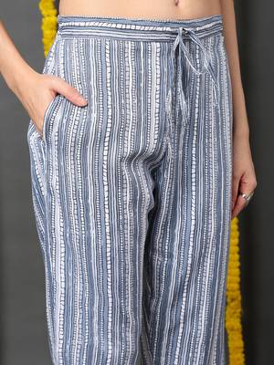 Grey Blended Cotton Floral Printed Kurti Set with Dupatta 4