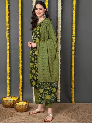 green color printed rayon blend styles kurta trouser with dupatta 3