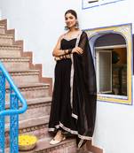 Black solid sleeveless gown set