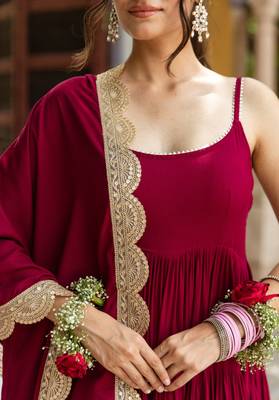 Maroon solid sleeveless gown set 5