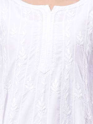 hand embroidered white cotton anarkali kurta 3