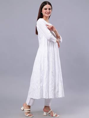 hand embroidered white cotton anarkali kurta 4