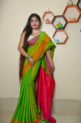 Elegant Green Tissue Khadi Cotton Saree With Blouse Piece
