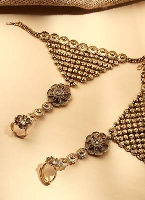 Flower Shaped Haath Phool with Attached Ring 3