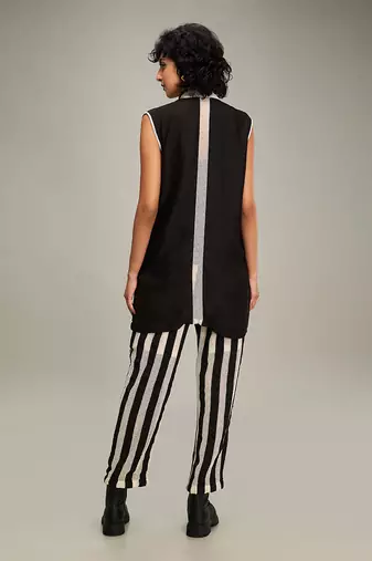 Black zinnia applique blazer set