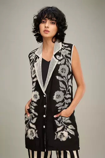 Black zinnia applique blazer set