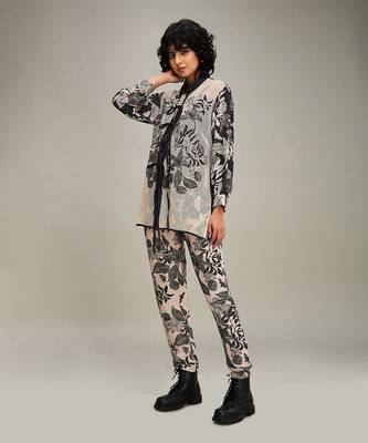 Off white ahyana applique co ord set 3
