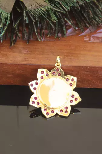 Kerala style gold plated palakka premioum stone pendant
